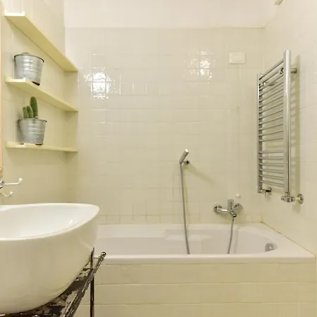 4bnb - San Lorenzo Spacious Lägenhet Rom